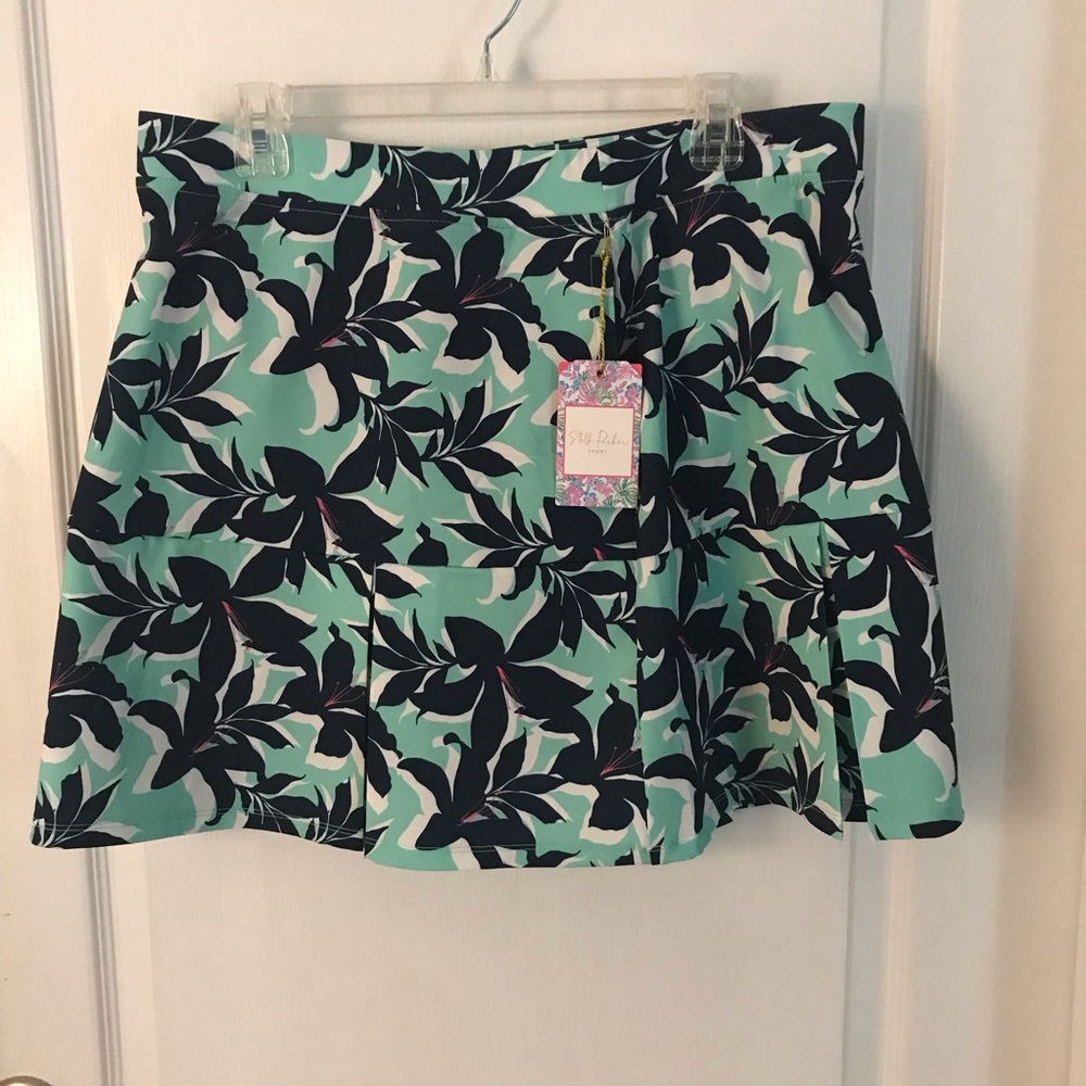 Stella Parker Stylish Mint and Black Leaf Print Mini Skort Size Large NOT 6